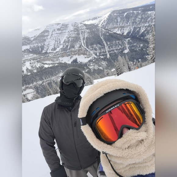 Meet your Posher, Erin - Picture 2 of 2